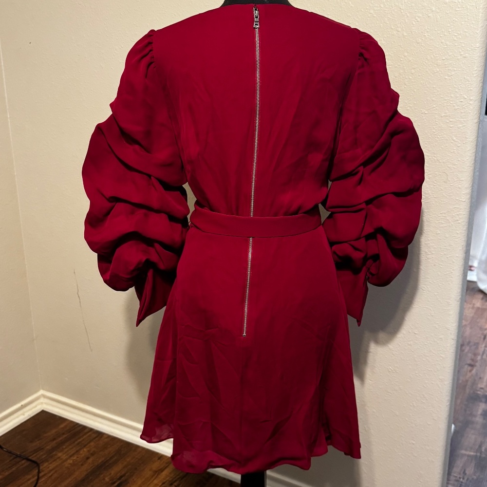ALICE + OLIVIA Santina Tuck Sleeve Faux Wrap Silk Dress in Bordeaux Wine Size 6 - Picture 5 of 9